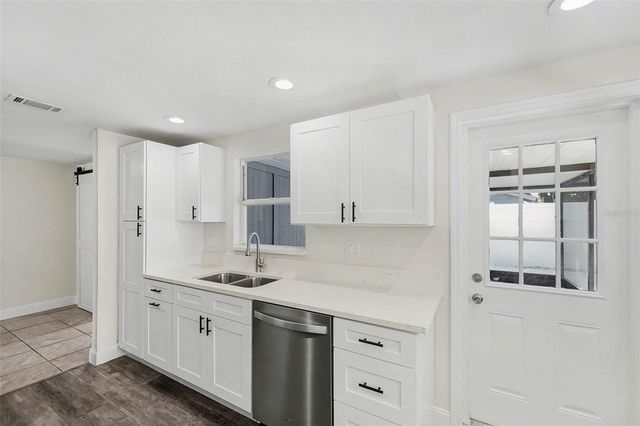 8907 LEEWARD DRIVE, Tampa, FL 33634