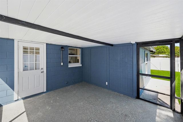 8907 LEEWARD DRIVE, Tampa, FL 33634