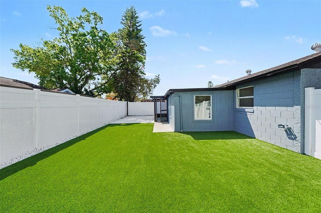 8907 LEEWARD DRIVE, Tampa, FL 33634