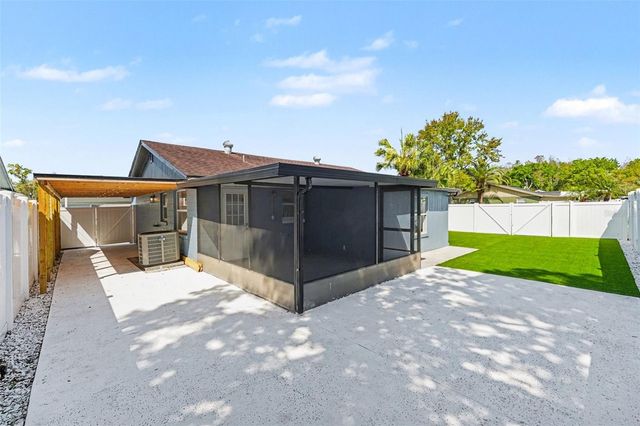 8907 LEEWARD DRIVE, Tampa, FL 33634