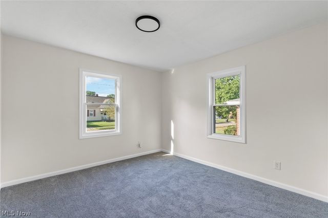827 Davies Avenue, Akron, OH 44306