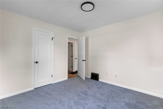 827 Davies Avenue, Akron, OH 44306