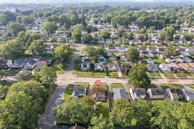 827 Davies Avenue, Akron, OH 44306