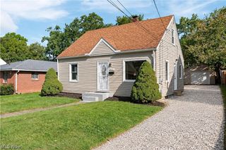 827 Davies Avenue, Akron, OH 44306