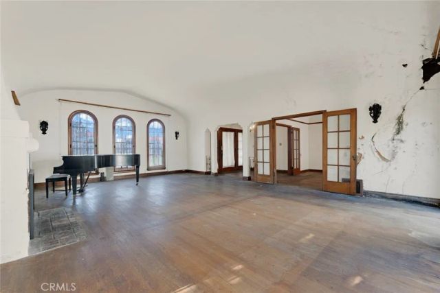 1224 S Wilton Place, Los Angeles, CA 90019