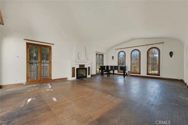 1224 S Wilton Place, Los Angeles, CA 90019