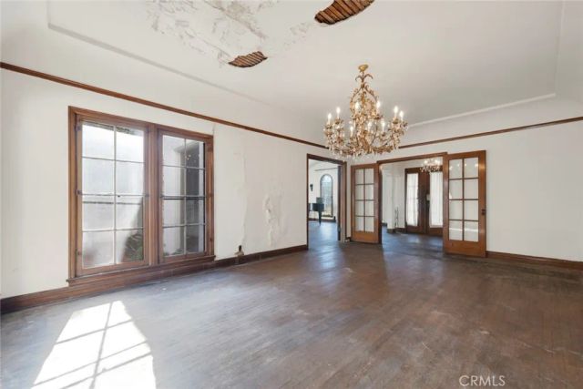 1224 S Wilton Place, Los Angeles, CA 90019