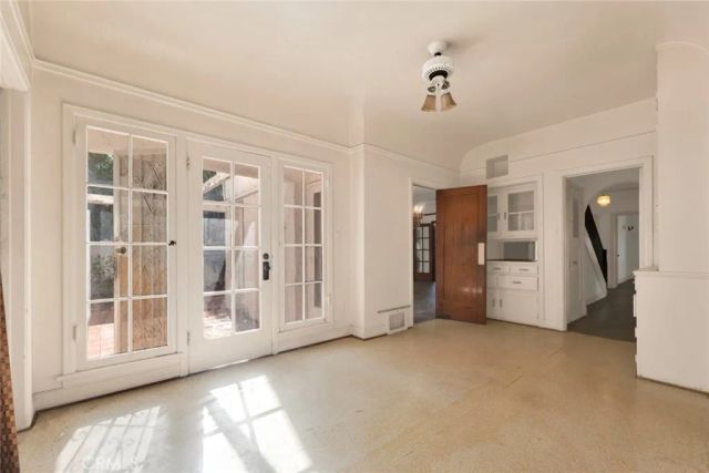 1224 S Wilton Place, Los Angeles, CA 90019