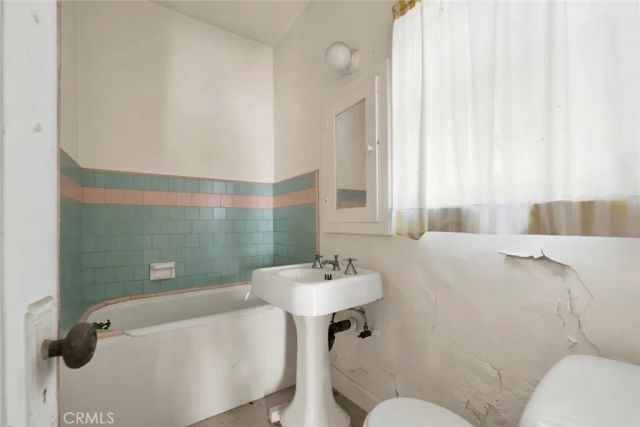 1224 S Wilton Place, Los Angeles, CA 90019