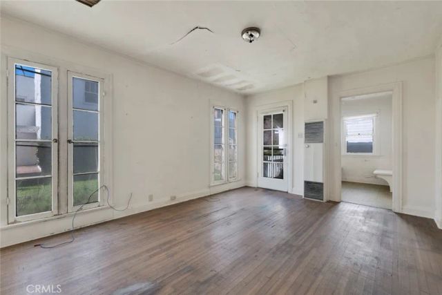 1224 S Wilton Place, Los Angeles, CA 90019