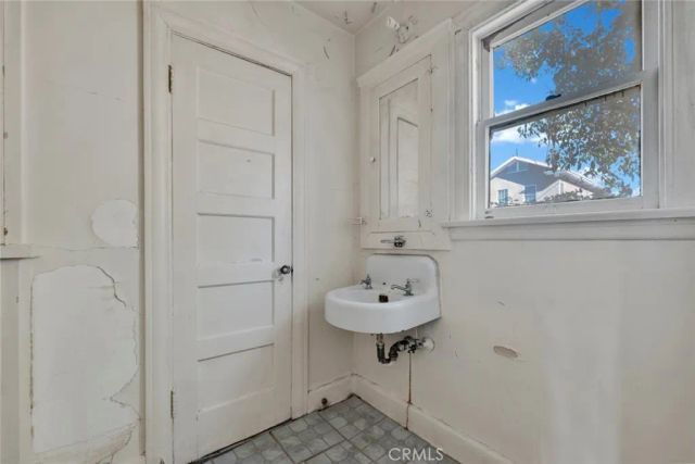 1224 S Wilton Place, Los Angeles, CA 90019