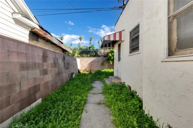 1224 S Wilton Place, Los Angeles, CA 90019