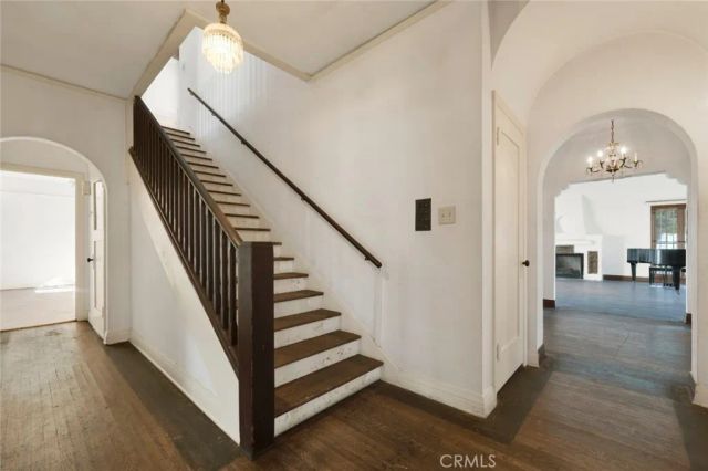 1224 S Wilton Place, Los Angeles, CA 90019