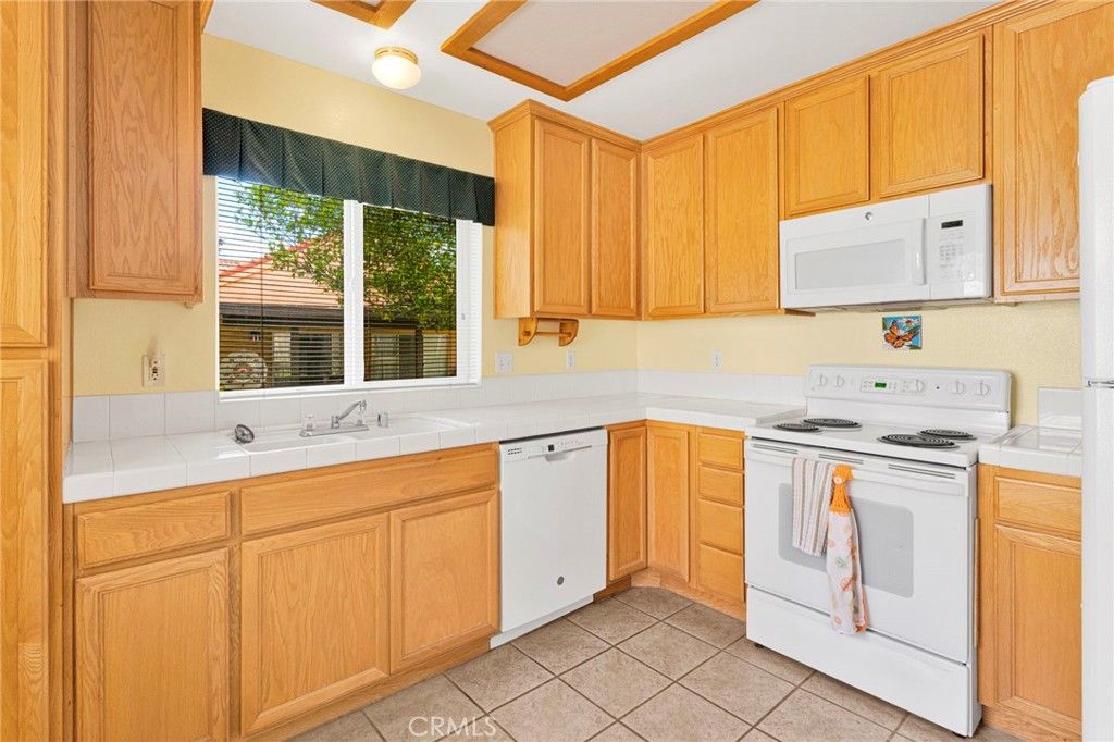 Image 14 of property listing at 19034 Stoddard, Apple Valley, CA 92308