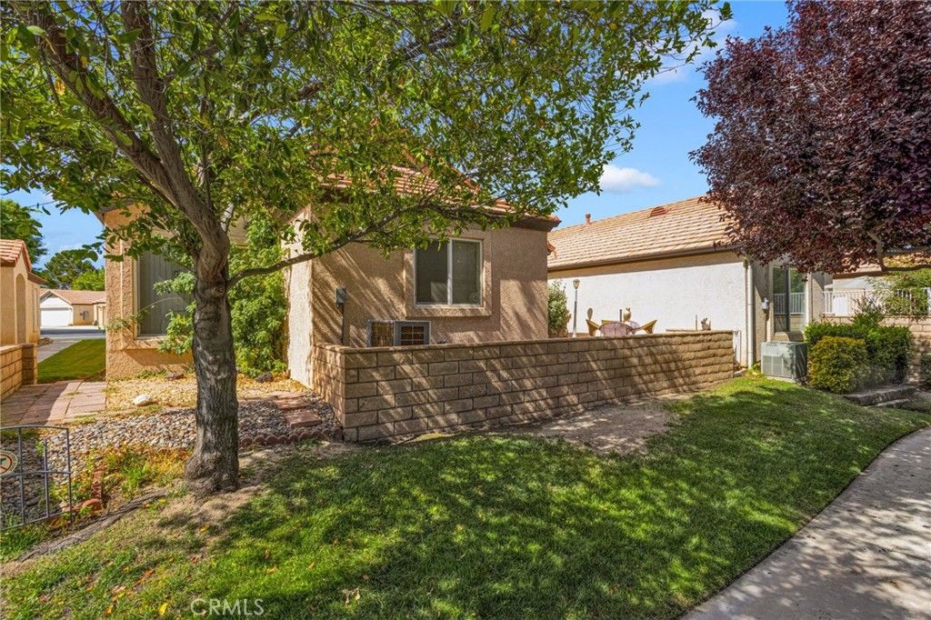Image 37 of property listing at 19034 Stoddard, Apple Valley, CA 92308