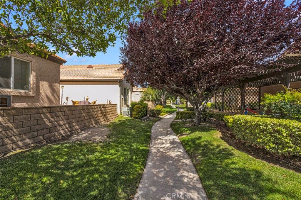 Image 39 of property listing at 19034 Stoddard, Apple Valley, CA 92308
