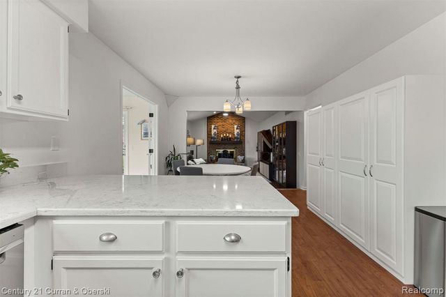 19320 Southampton Drive, Livonia, MI 48152