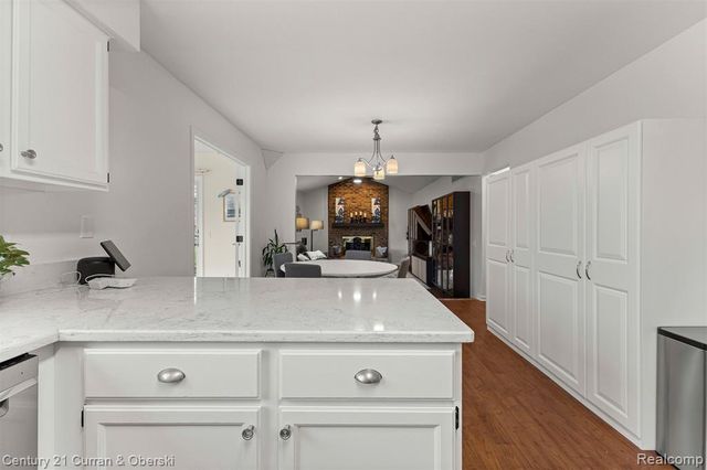 19320 Southampton Drive, Livonia, MI 48152