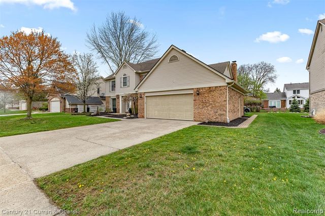 19320 Southampton Drive, Livonia, MI 48152