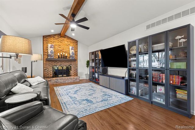 19320 Southampton Drive, Livonia, MI 48152