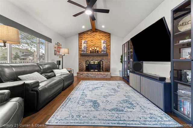 19320 Southampton Drive, Livonia, MI 48152