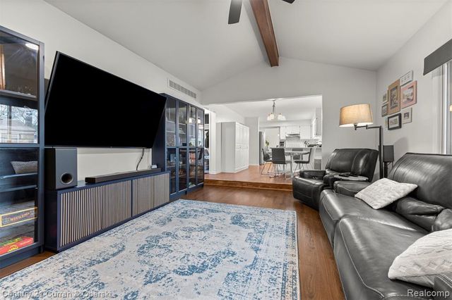 19320 Southampton Drive, Livonia, MI 48152