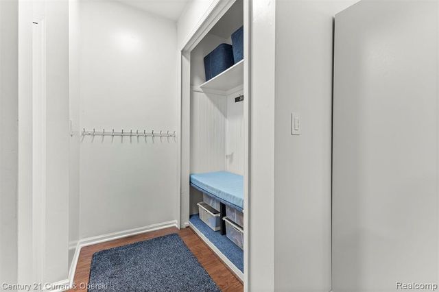 19320 Southampton Drive, Livonia, MI 48152