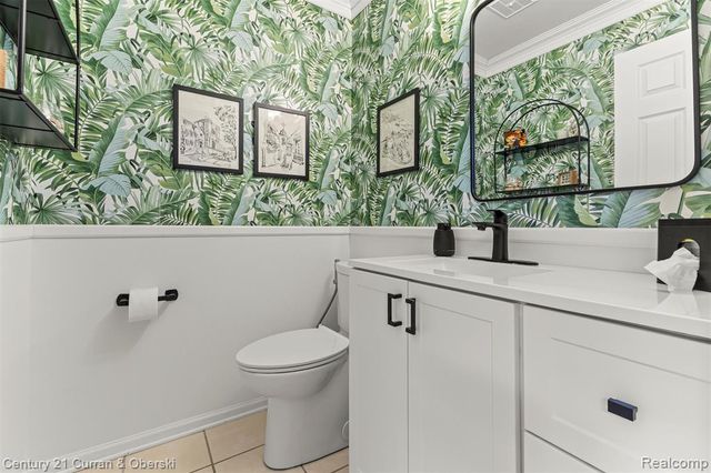 19320 Southampton Drive, Livonia, MI 48152