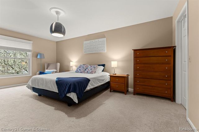 19320 Southampton Drive, Livonia, MI 48152