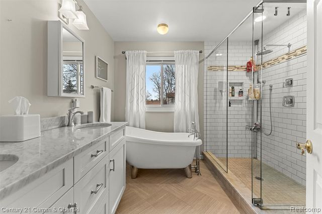 19320 Southampton Drive, Livonia, MI 48152