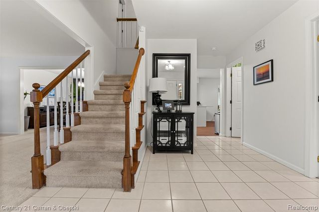 19320 Southampton Drive, Livonia, MI 48152