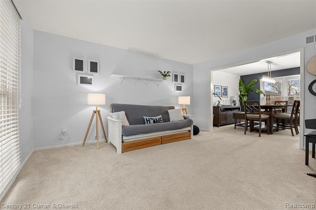 19320 Southampton Drive, Livonia, MI 48152