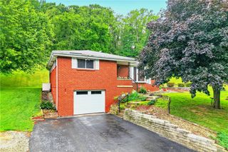27 Barnhart Rd, Hempfield Twp, PA 15601