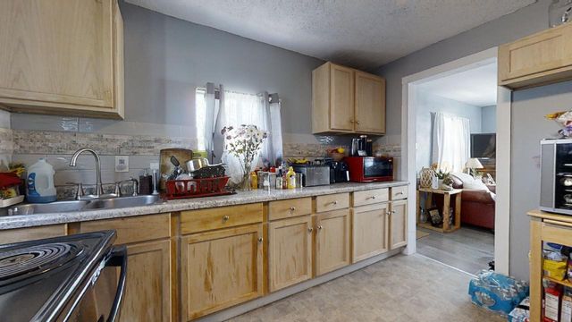 1124 W Cushing Street, Decatur, IL 62526