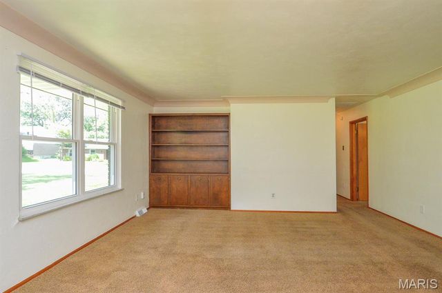 37 Hemlock, Belleville, IL 62221