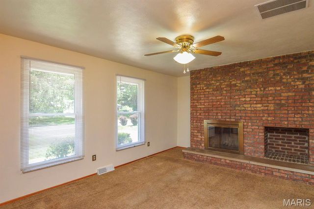 37 Hemlock, Belleville, IL 62221