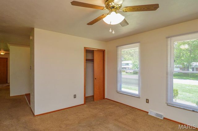 37 Hemlock, Belleville, IL 62221