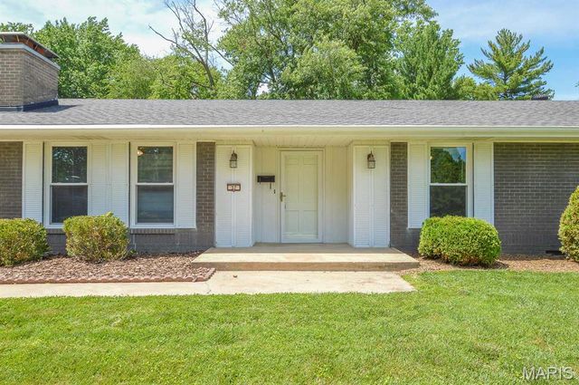 37 Hemlock, Belleville, IL 62221