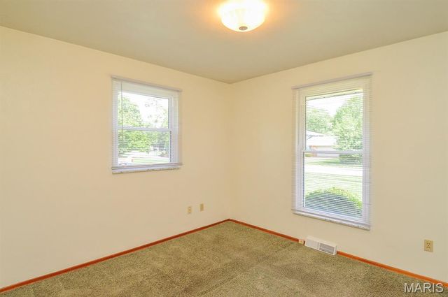 37 Hemlock, Belleville, IL 62221