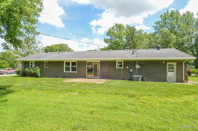 37 Hemlock, Belleville, IL 62221