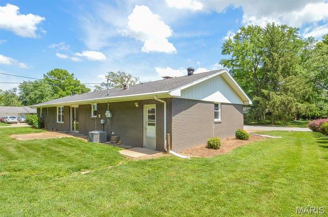 37 Hemlock, Belleville, IL 62221