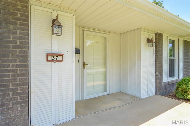 37 Hemlock, Belleville, IL 62221