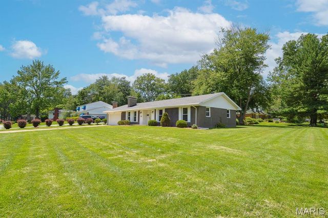 37 Hemlock, Belleville, IL 62221
