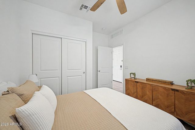 17849 W GAMBIT Trail, Surprise, AZ 85387