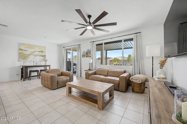 17849 W GAMBIT Trail, Surprise, AZ 85387