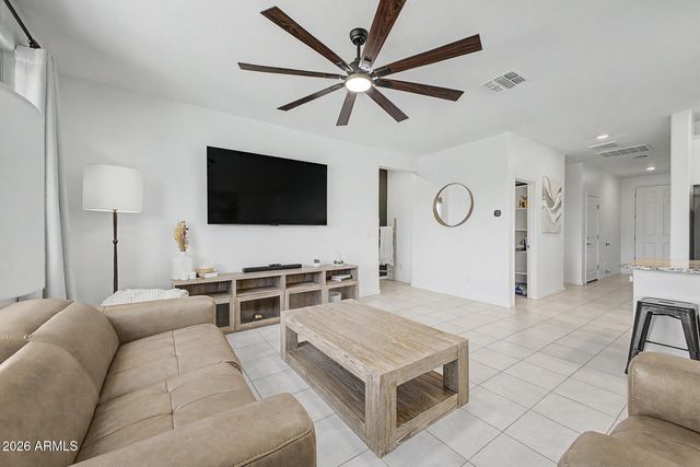 17849 W GAMBIT Trail, Surprise, AZ 85387