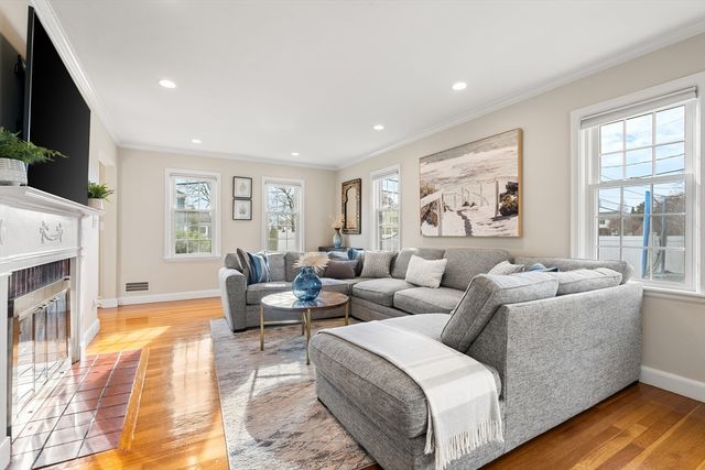 5 Putnam Rd, Arlington, MA 02474