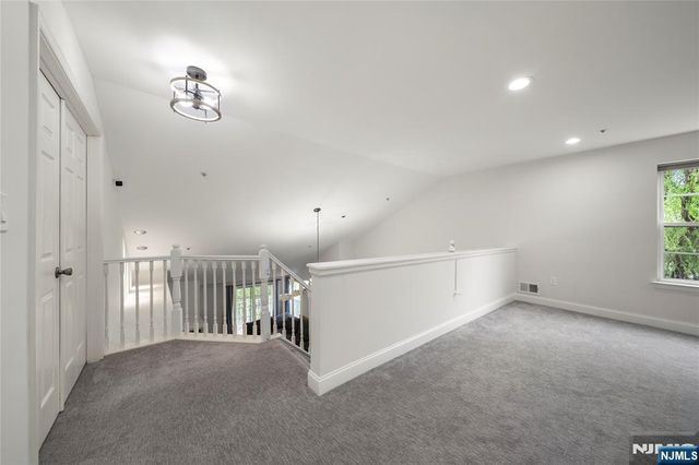 1014 Crown Court 1014, Mahwah, NJ 07430