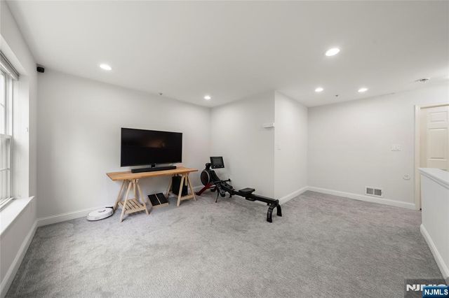 1014 Crown Court 1014, Mahwah, NJ 07430