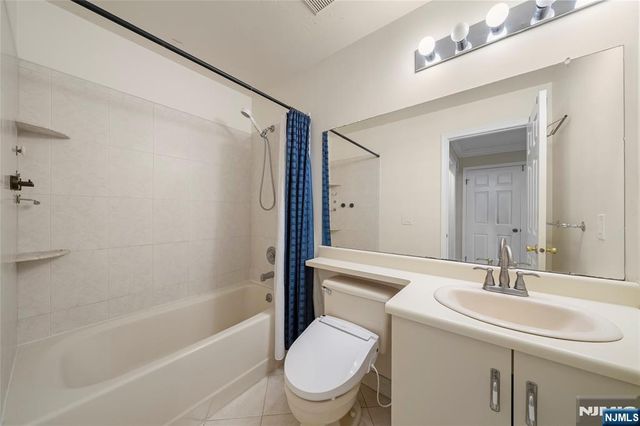 1014 Crown Court 1014, Mahwah, NJ 07430
